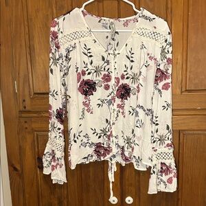 American Rag Women’s Floral White and Pink Long Flare Sleeve Top Size L